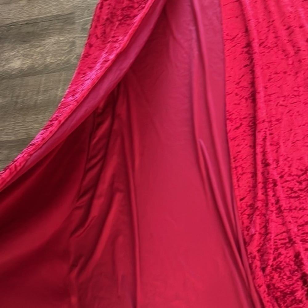 Crushed velvet hooded long cape - Picture 2 of 5